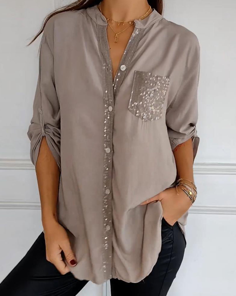 Haut décontracté à empiècements et boutons à sequins