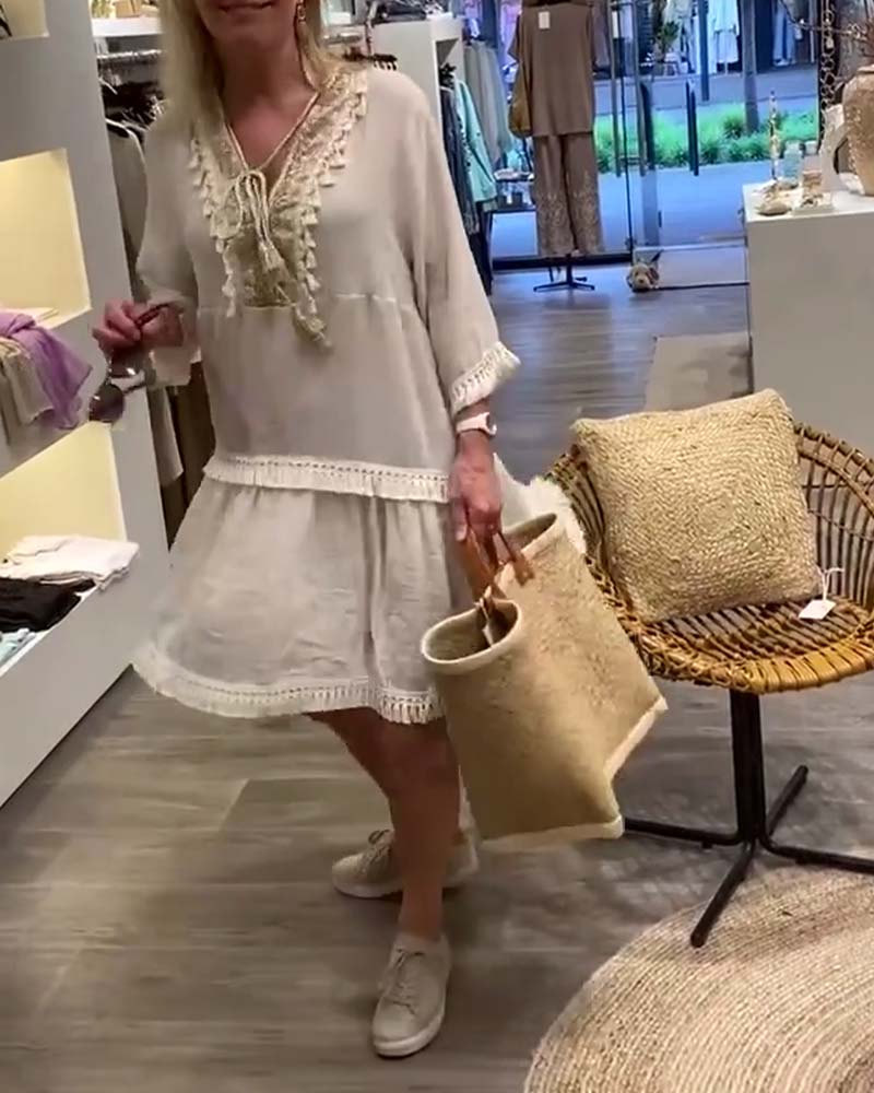Robe décontractée à franges et col en V en dentelle