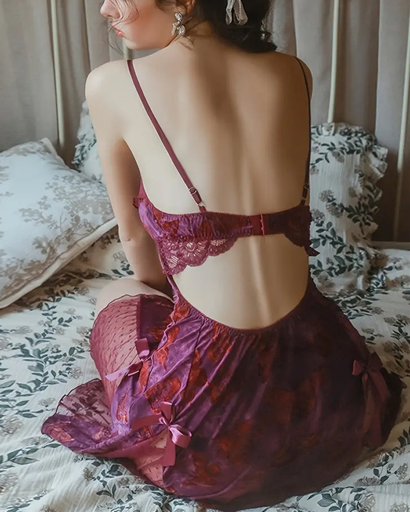Nuisette ajustée femme à col V plongeant avec laçage imprimé papillon top brassière et ensemble lounge dos nu