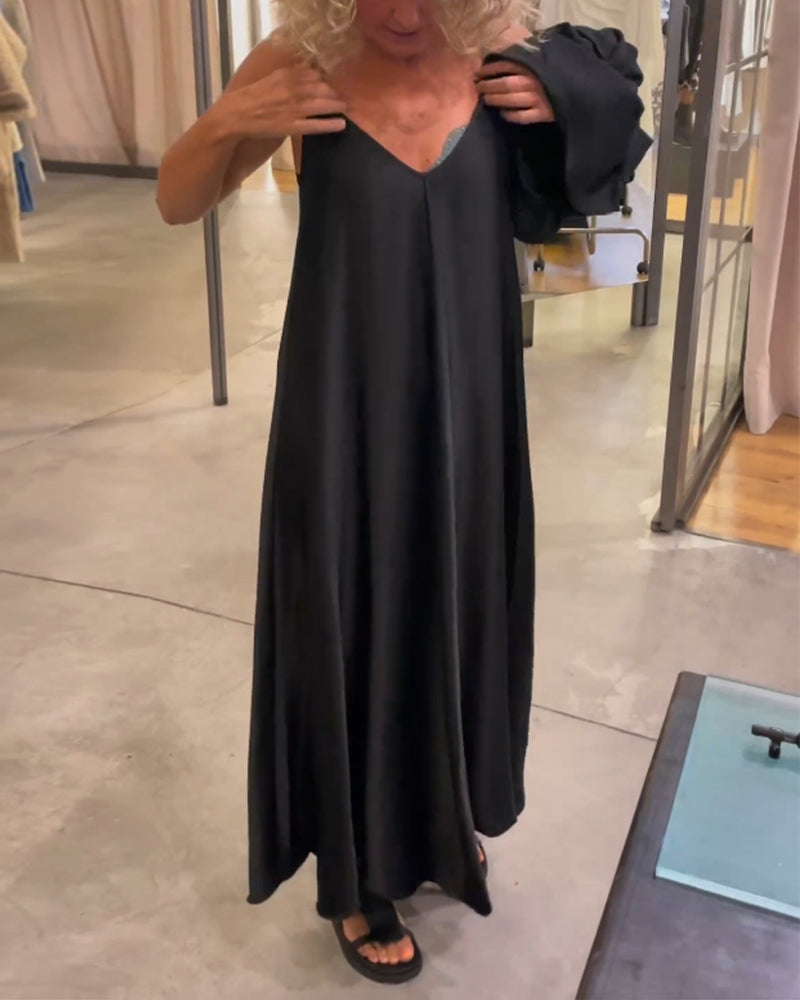 Ensemble deux pièces avec robe à bretelles et haut de couleur unie