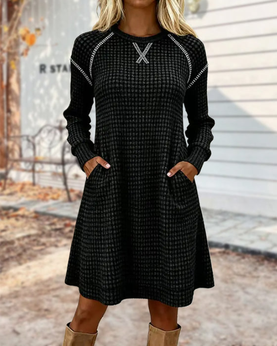 Robe Avec Design En Blocs De Couleur, Détail Couture Et Caractéristique De Poche