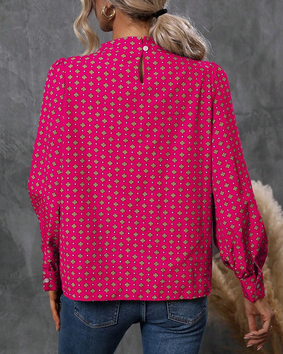 Blouse au style et imprimés vintage