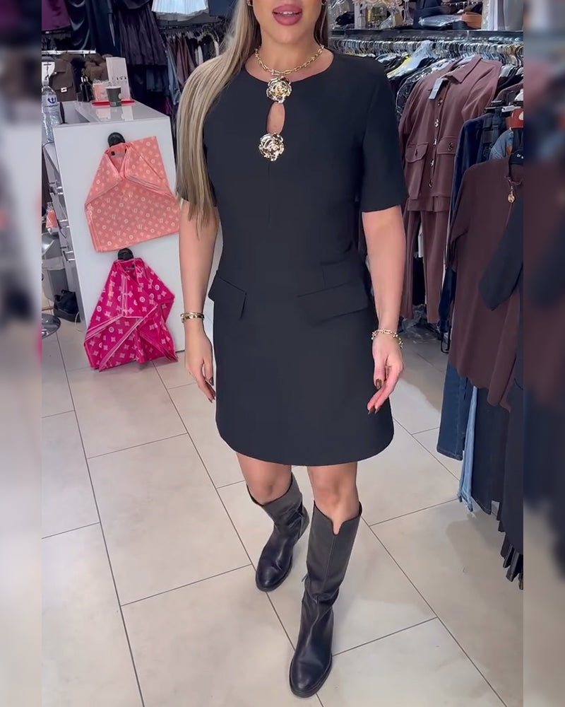 Robe Boucle Métallique Cintrée À Manches Courtes