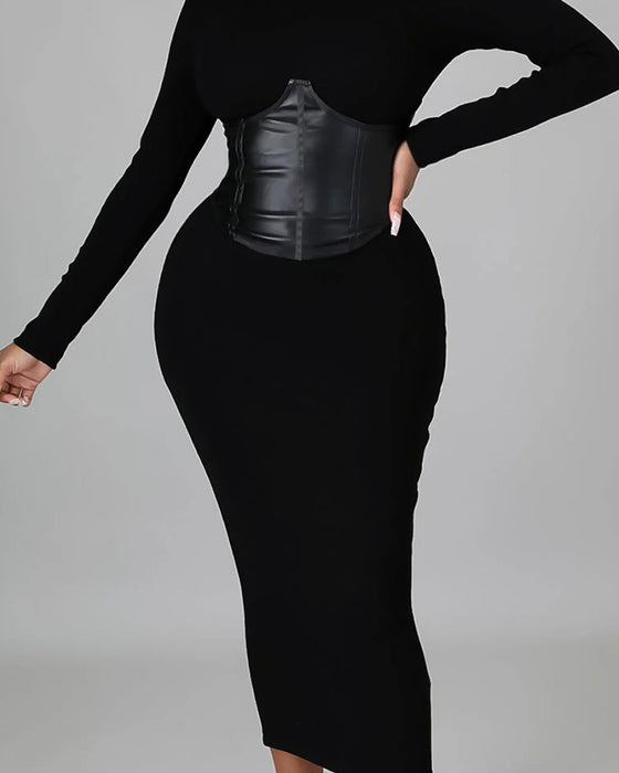 Robe Unie À Panneaux Et Coupe Ajustée