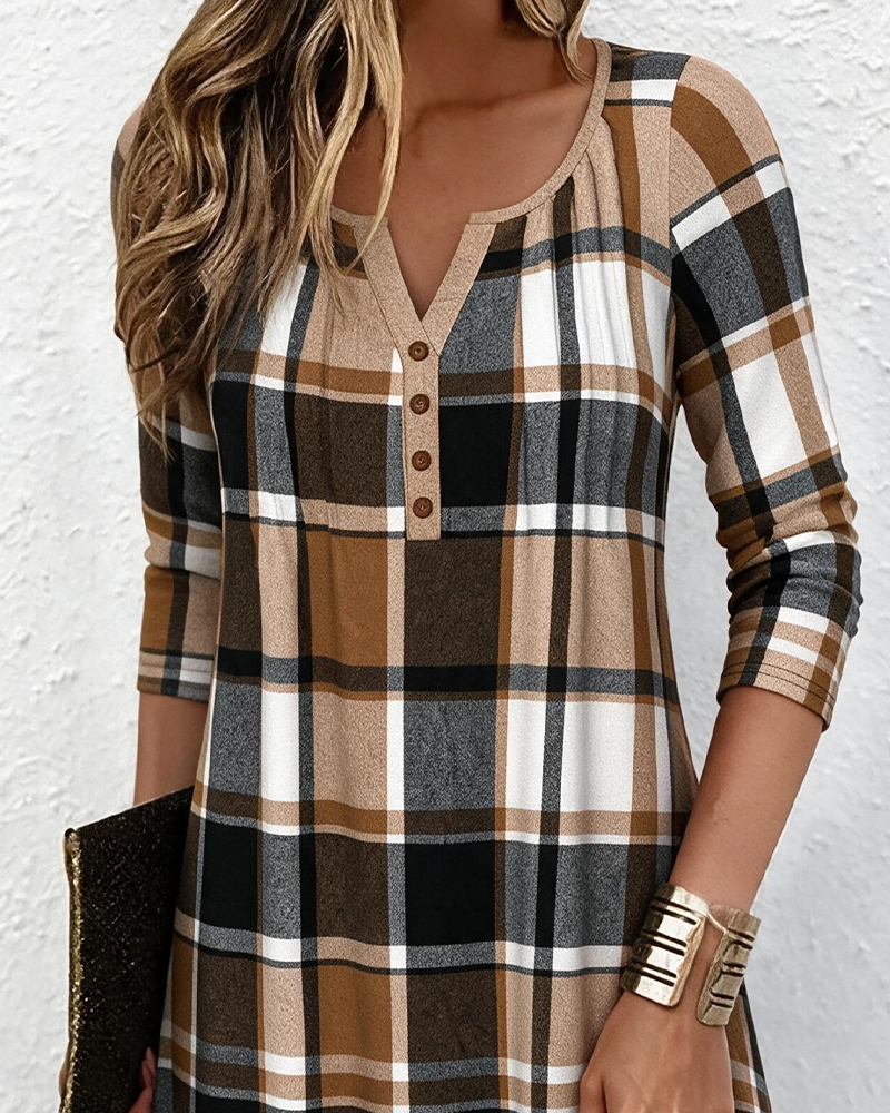 Robe Col V Bouton Carreau