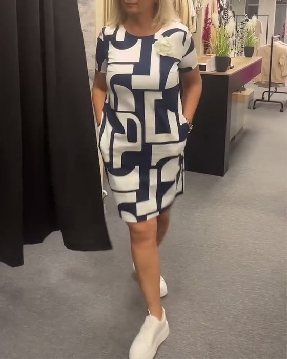 Robe ras du cou à poches et imprimé géométrique