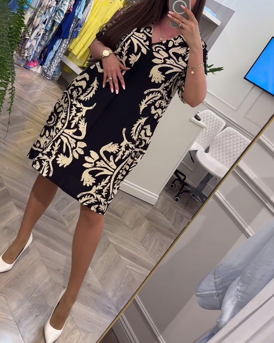 Robe ample à manches courtes et col en V imprimé rétro