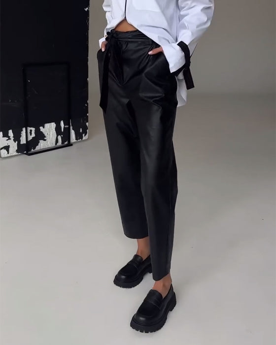 Pantalon svelte en cuir coupe svelte