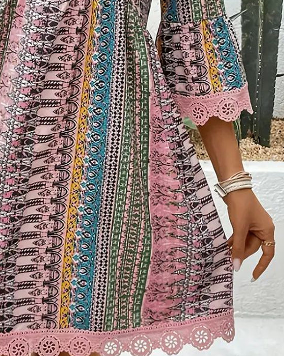 Robe Col En V Dentelle Manches Trois-Quarts