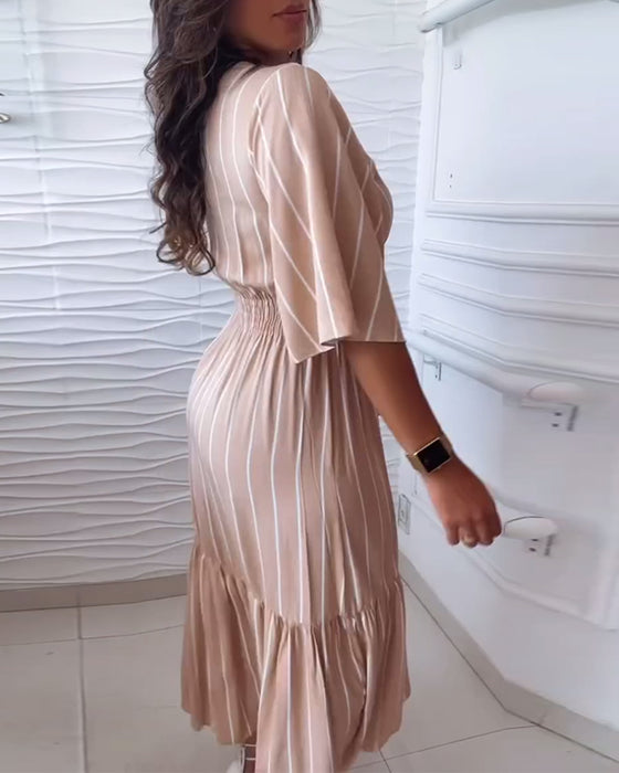 Robe décontractée à rayures et cordon de serrage