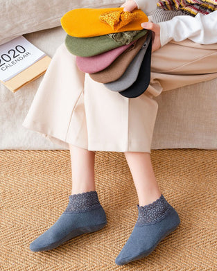 Nouvelles Chaussettes Chaudes Avec Dentelle à La Mode