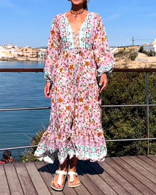 Robe à imprimé floral et col en V