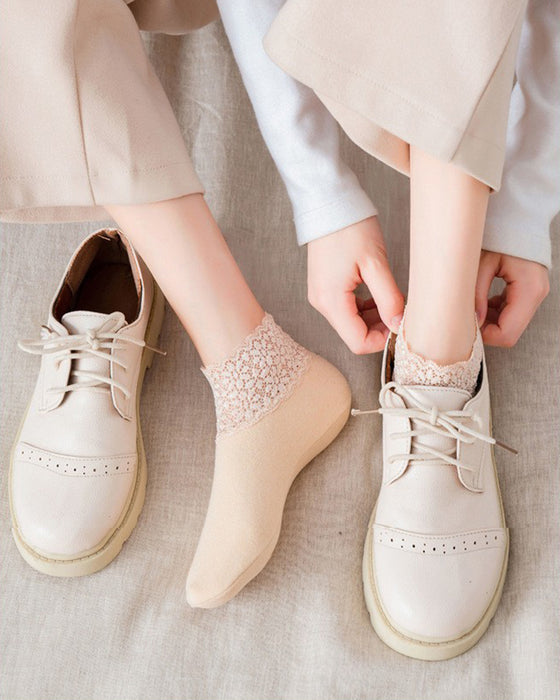 Nouvelles Chaussettes Chaudes Avec Dentelle à La Mode