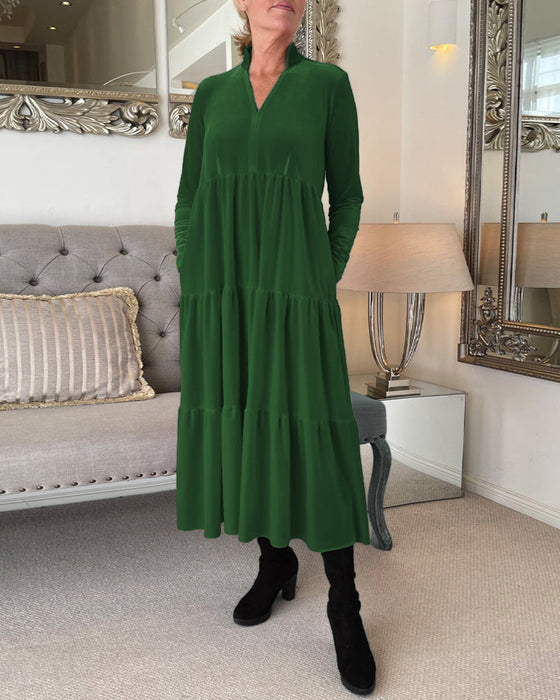 Robe avec col en V et empiècements