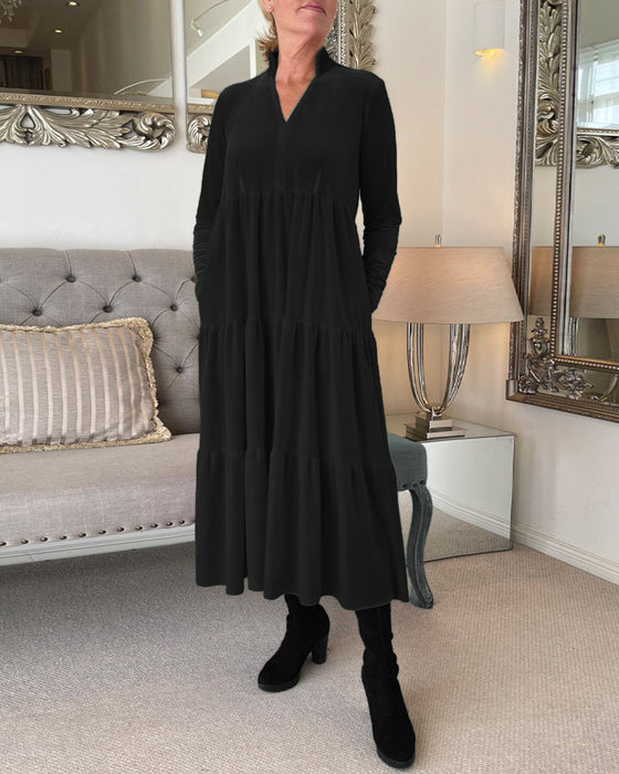 Robe avec col en V et empiècements