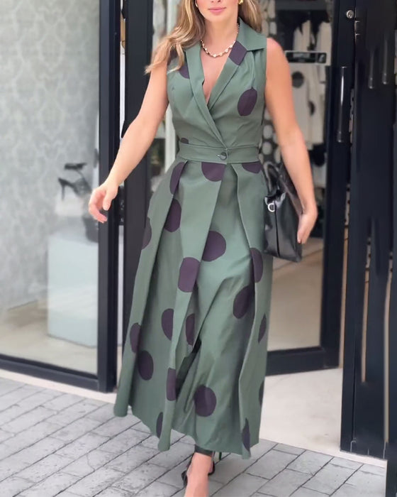 Robe élégante de couleur unie à revers sans manches