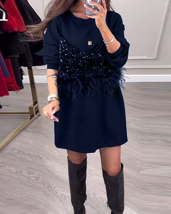 Robe tendance en patchwork de plumes et de paillettes de couleur unie