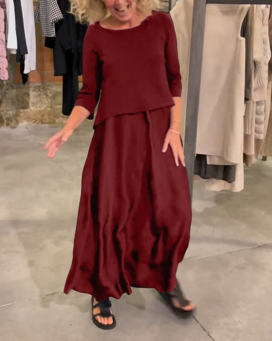 Ensemble deux pièces avec robe à bretelles et haut de couleur unie