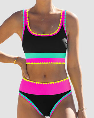 Maillot de bain trois pièces élégant à blocs de couleurs