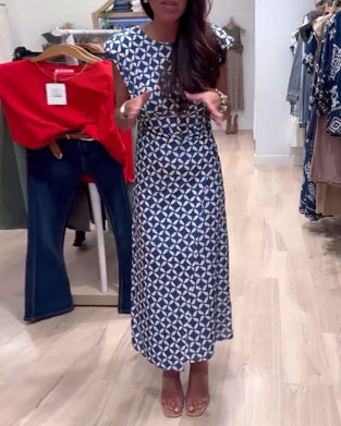 Robe élégante sans manches à col rond et imprimé géométrique