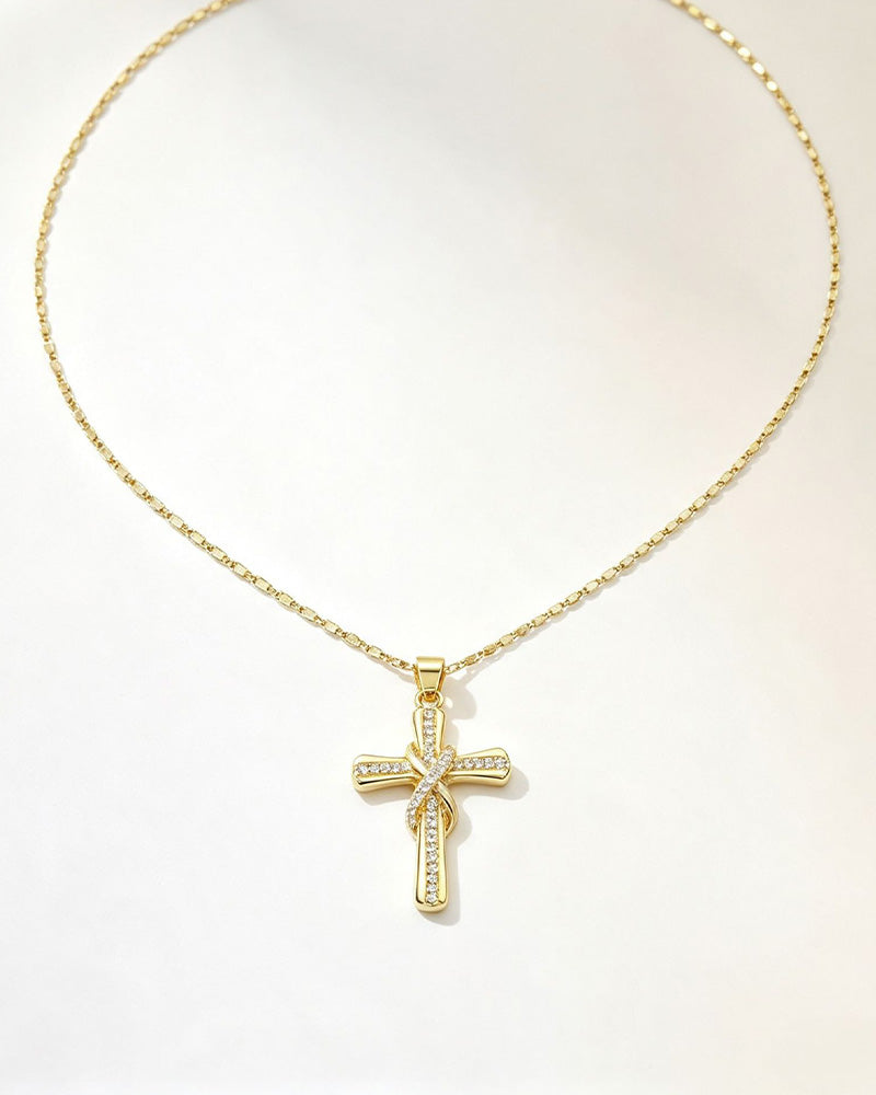 ✝️ Collier Femme avec Pendentif Croix Scintillant – Design Torsadé Élégant Pour Le Quotidien & Les Occasions Spéciales