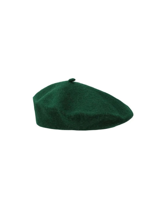 Le Béret Iconique Qui Rend Chaque Look Complet