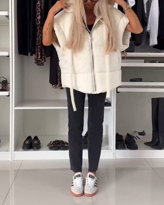 Vestes matelassées à manches courtes avec fermeture éclair et capuche de couleur unie