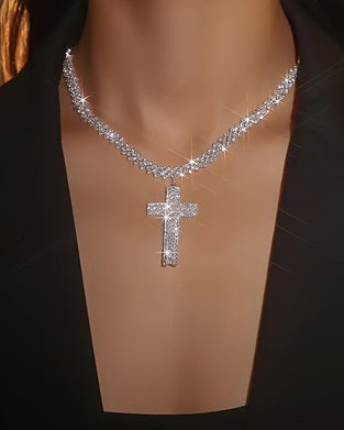 Pendentif croix en diamant étincelant