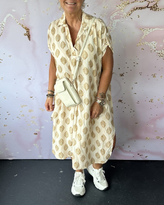 Robe ample à revers et manches courtes