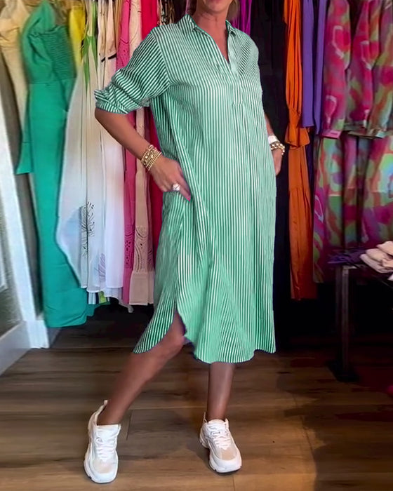 Robe décontractée à rayures et revers imprimés