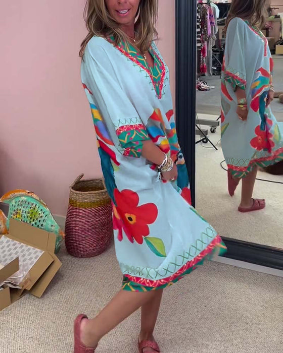 Robe à col en V imprimée Graffiti