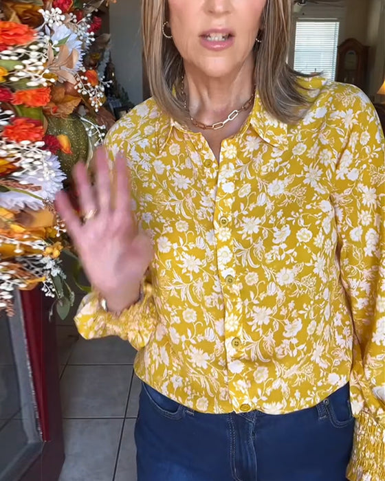 Blouse avec des Détails de Boutons Rétro et des Petits Motifs Floraux