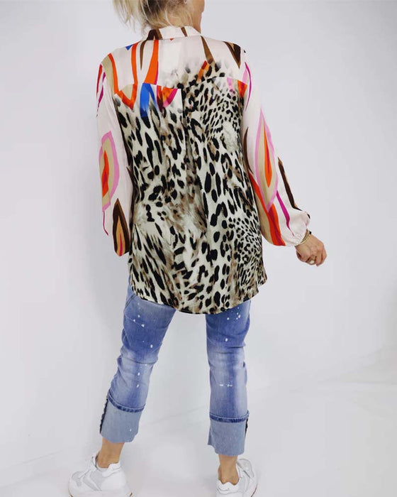 Chemisier à encolure en V avec imprimés colorés