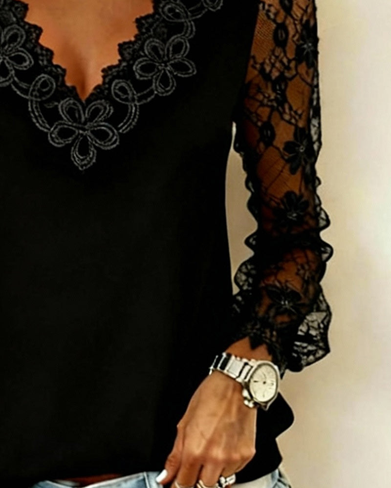 Haut Stylé À Manches Longues Et Col V