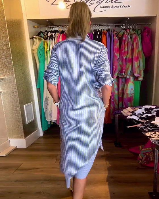 Robe décontractée à rayures et revers imprimés