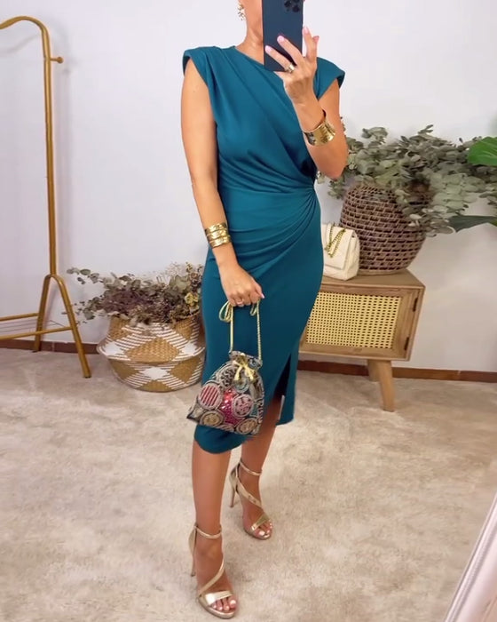 Robe couleur unie fendue plissée sans manches