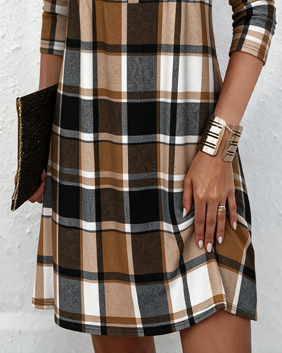 Robe Col V Bouton Carreau