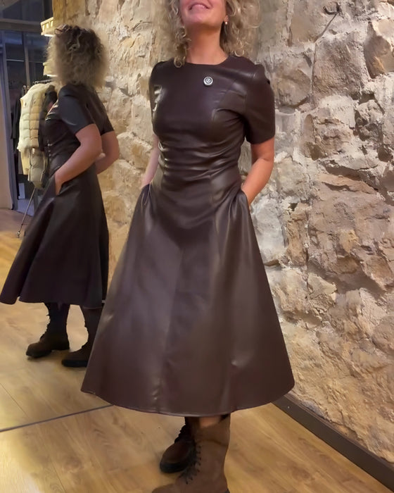Robe Cuir Pu Cintré Manches Courtes