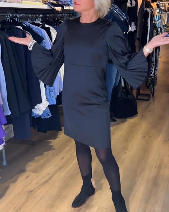 Robe à manches cloche et col rond