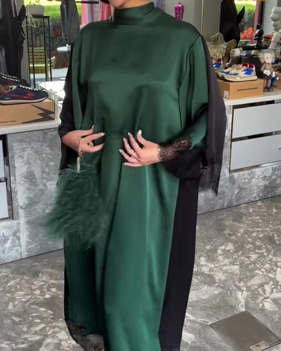 Robe À Col Haut Et Bord En Dentelle