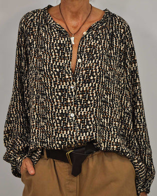 Chemise décontractée à col rond de style rétro