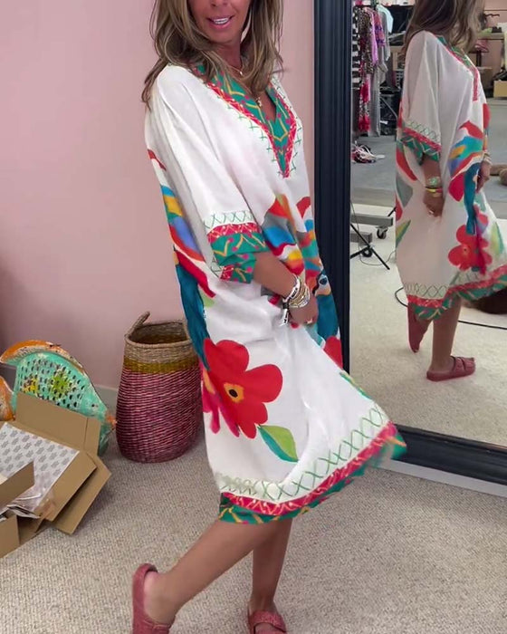 Robe à col en V imprimée Graffiti