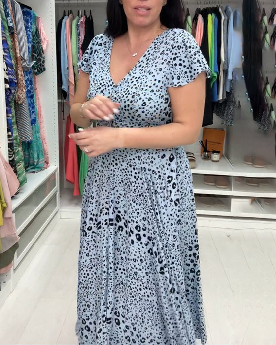 Robe à manches courtes et col en V