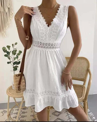 Robe Unie Dentelle Dos Nu