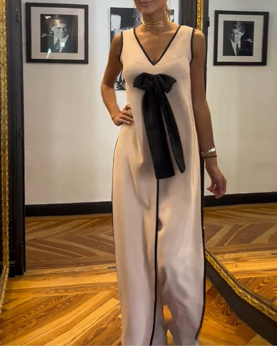 Costume élégant avec nœud sans manches