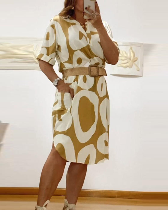 Robe décontractée à col en V et imprimé lettre