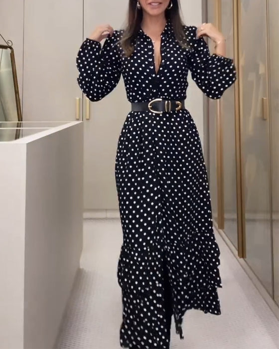Robe à pois tendance avec fente boutonnée et volants