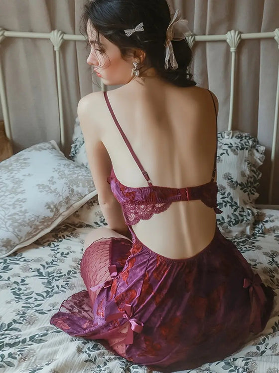 Nuisette ajustée femme à col V plongeant avec laçage imprimé papillon top brassière et ensemble lounge dos nu