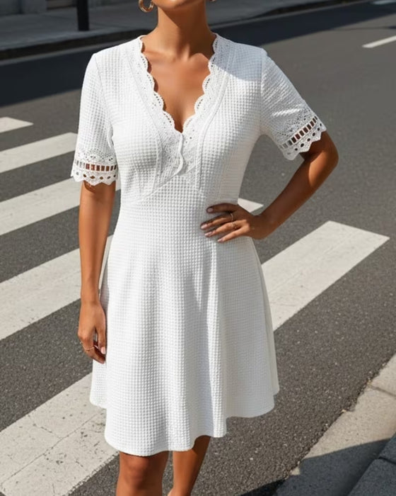 Robe Col En V Dentelle Patchwork Gaufré