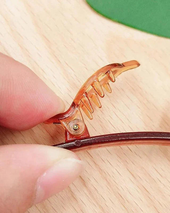 Coiffure à double frange avec épingle à cheveux